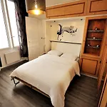 Warm&comfortable studio in Montmartre